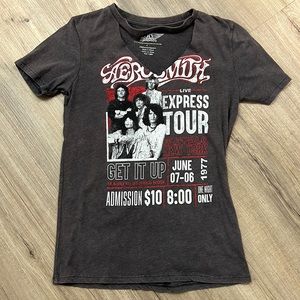 🎀 5/25 Aerosmith Graphic Tee